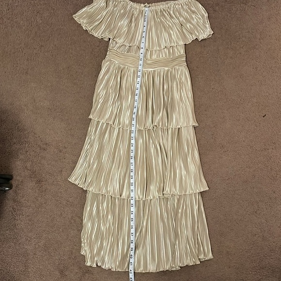 Champagne Pleated layered off the shoulder‎ Dress women’s sz S midi length NWOT - Picture 10 of 17